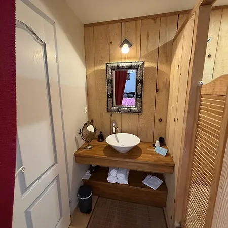 Alojamento de Acomodação e Pequeno-almoço Le Relais De La Cavayere - D'hôtes Avec Spa&sauna - Parking Privé Ferme 4*